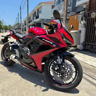 Selling Honda CBR 650R 2023