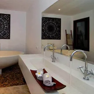 Selling 2-bedroom villa in Rawai