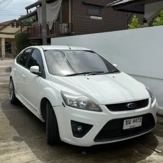 Selling Ford Focus 2011