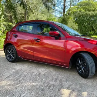 Selling Mazda 2 2019