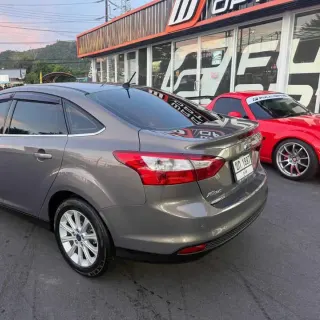 Selling Ford Focus 2013