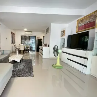 3 Bedroom Townhouse for sale in Kathu