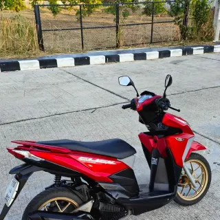 Selling Honda Click 125i