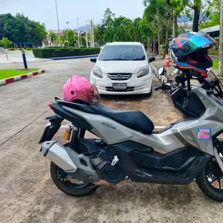 Selling Honda ADV 160