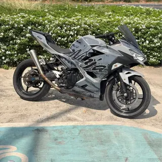 Selling Kawasaki Ninja 400 2018