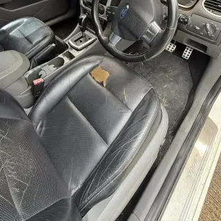 Selling Ford Focus 2011