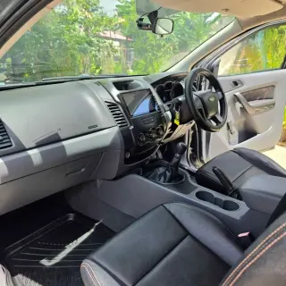 Selling Ford Ranger 2013