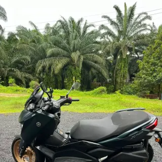 Rent Yamaha Xmax 300