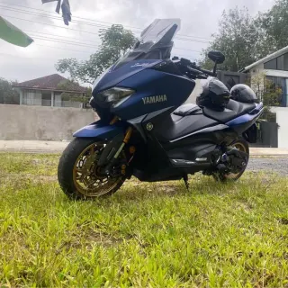Selling Yamaha Tmax DX 2018
