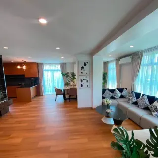 House for sale 4 bedrooms in Kathu