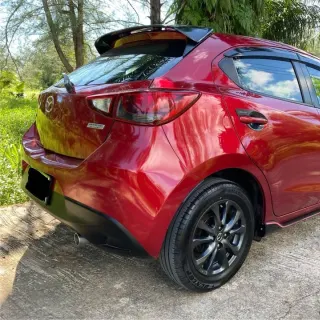 Selling Mazda 2 2019