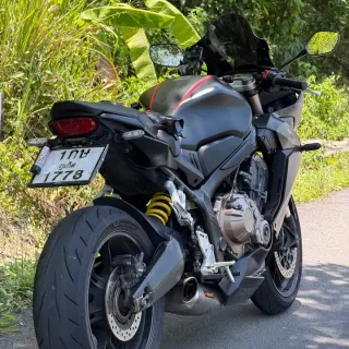 Selling Honda CBR650R 2019