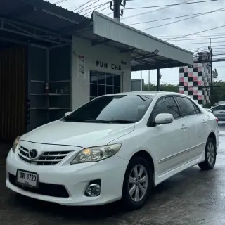 Selling Toyota Corolla Altis 2012