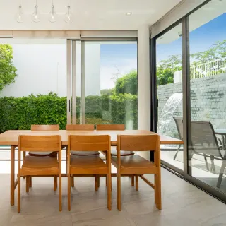 Urgent sale: spacious villa with swimming pool, 4 bedrooms, in Wallaya, Bang Tao.