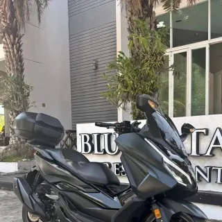 Selling Honda Forza 350
