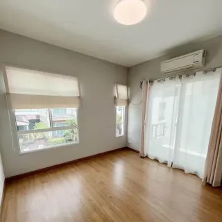 For sale: 3-bedroom townhouse in Passorn Kathu village