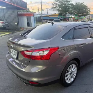Selling Ford Focus 2013