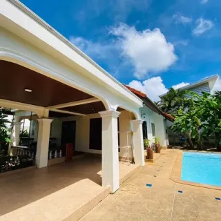 Rent 3-bedroom villa with a pool in Rawai
