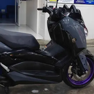 Selling Yamaha XMAX 300 2017