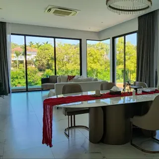 Urgent sale: 3BR lake view villa in Ratsada (Casa Signature)