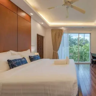 Townhouse for sale 4 bedrooms in White Villa Patong