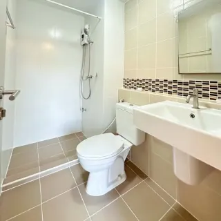 For rent 1-bedroom apartment in Dcondo Creek Condominium