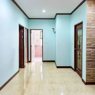 For Sale: 3 Bedroom Townhouse in Dusit Buri