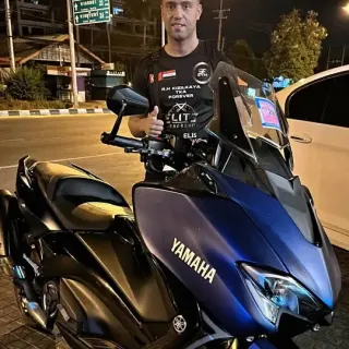 Selling Yamaha Tmax DX 2018