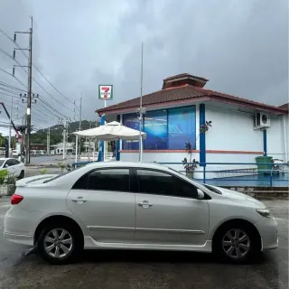 Selling Toyota Corolla Altis 2012