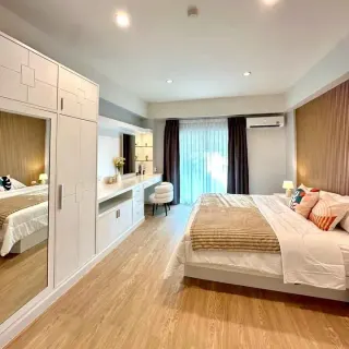 Selling 2-bedroom apartment in Golf View Condo