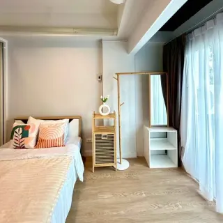 Selling 2-bedroom apartment in Golf View Condo