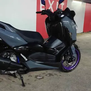 Selling Yamaha XMAX 300 2017
