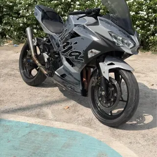 Selling Kawasaki Ninja 400 2018