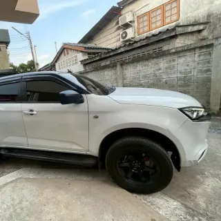 For rent Isuzu MU-X 2023