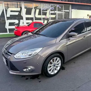 Selling Ford Focus 2013