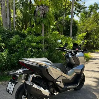 Rent Honda ADV 350