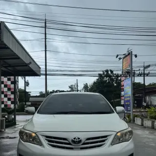 Selling Toyota Corolla Altis 2012