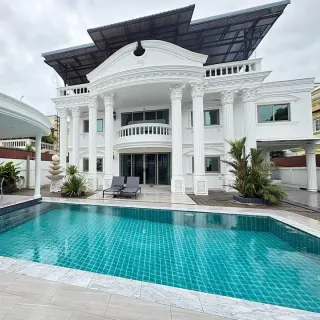 For rent 3-bedroom villa in Mu Ban Kharuehat Thani