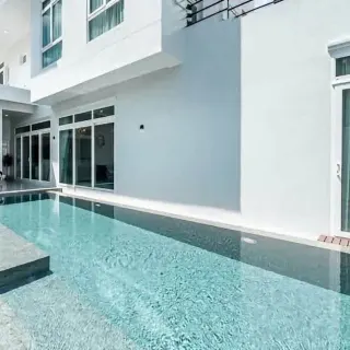 For rent 5-bedroom luxury pool villa in Kathu