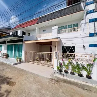 For sale 3-bedroom townhouse in Kathu