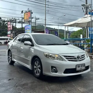 Selling Toyota Corolla Altis 2012