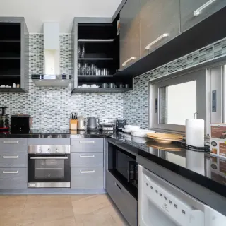Urgent sale: spacious villa with swimming pool, 4 bedrooms, in Wallaya, Bang Tao.