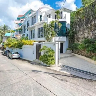 Townhouse for sale 4 bedrooms in White Villa Patong