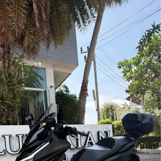 Selling Honda Forza 350
