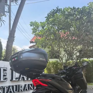Selling Honda Forza 350