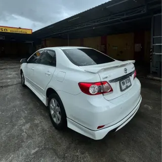 Selling Toyota Corolla Altis 2012