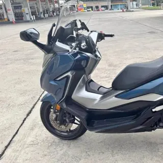 Selling Honda Forza 300 2020