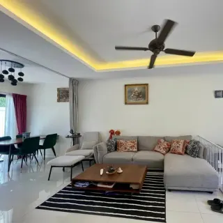 For Sale: 3 Bedroom Townhouse in Laguna Park 1