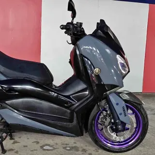 Selling Yamaha XMAX 300 2017