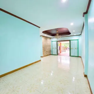 For Sale: 3 Bedroom Townhouse in Dusit Buri